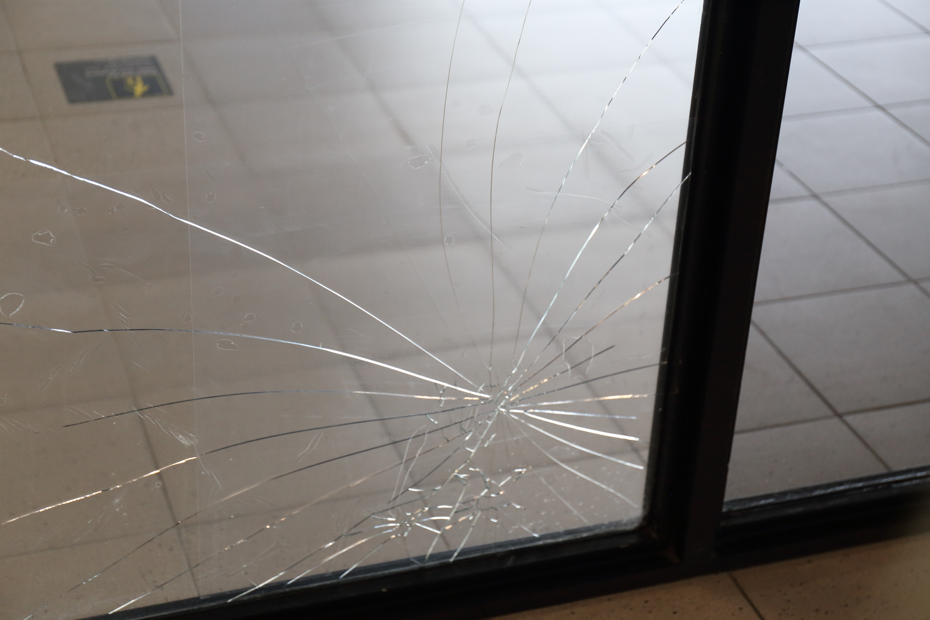 ガラス交換 稲沢市 | ガラス修理のご相談は修理の窓口稲沢市